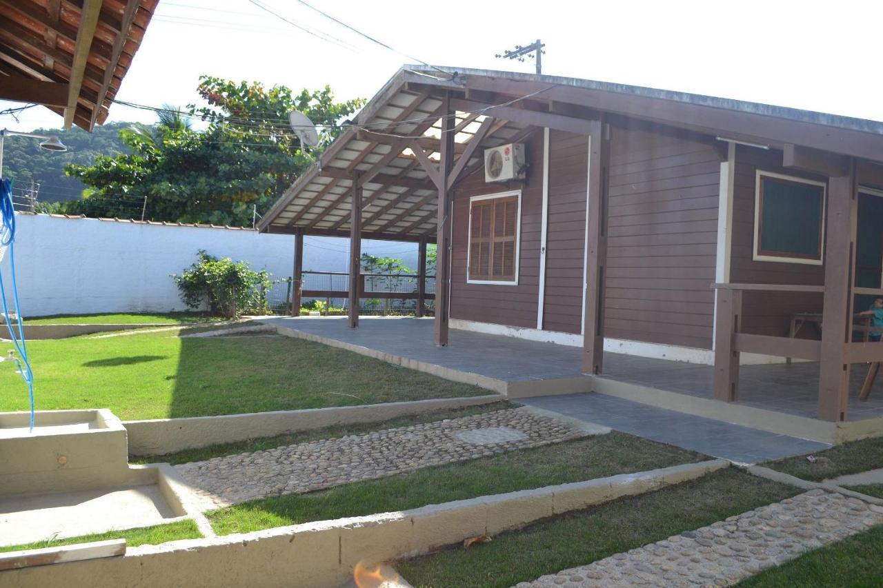0006.06 -Maranduba - Chale -2 Dorm - 8 Pess - 3 Quadras Do Mar - Piscina Coletiva - Wifi Churrasqueira,Ar Condicionado Ubatuba Exteriér fotografie